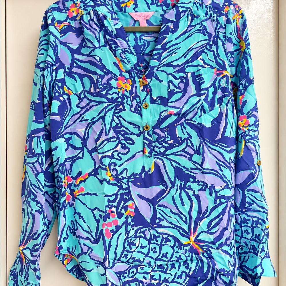 Lilly Pulitzer Blue Tropical Print Pullover Shirt